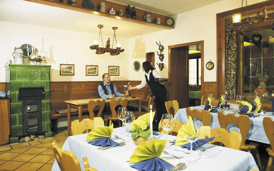 Gasthaus Merkel Hotel باد بيرنك ام كيش المظهر الخارجي الصورة